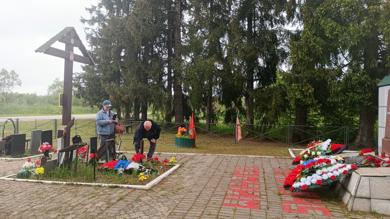 Давайте сохраним в своих сердцах и в памяти тех, кто сражался за наше будущее, чтобы их подвиги никогда не были забыты..