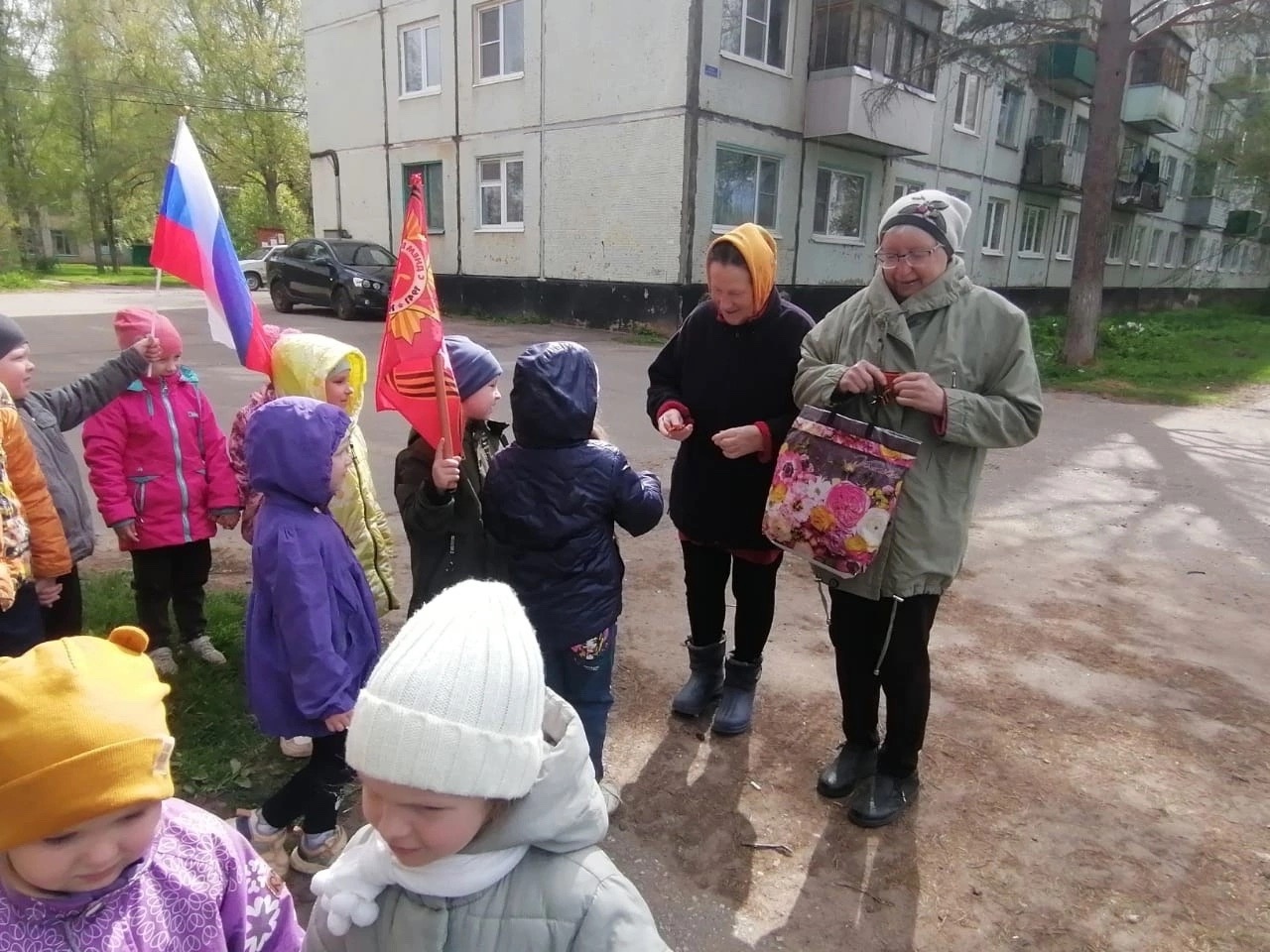 К акции «Георгиевская ленточка» присоединились самые маленькие жители поселения!.