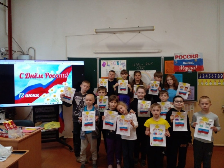 В школьном лагере дети готовятся к празднованию Дню России!. В школьном лагере дети готовятся к празднованию Дню России!.
